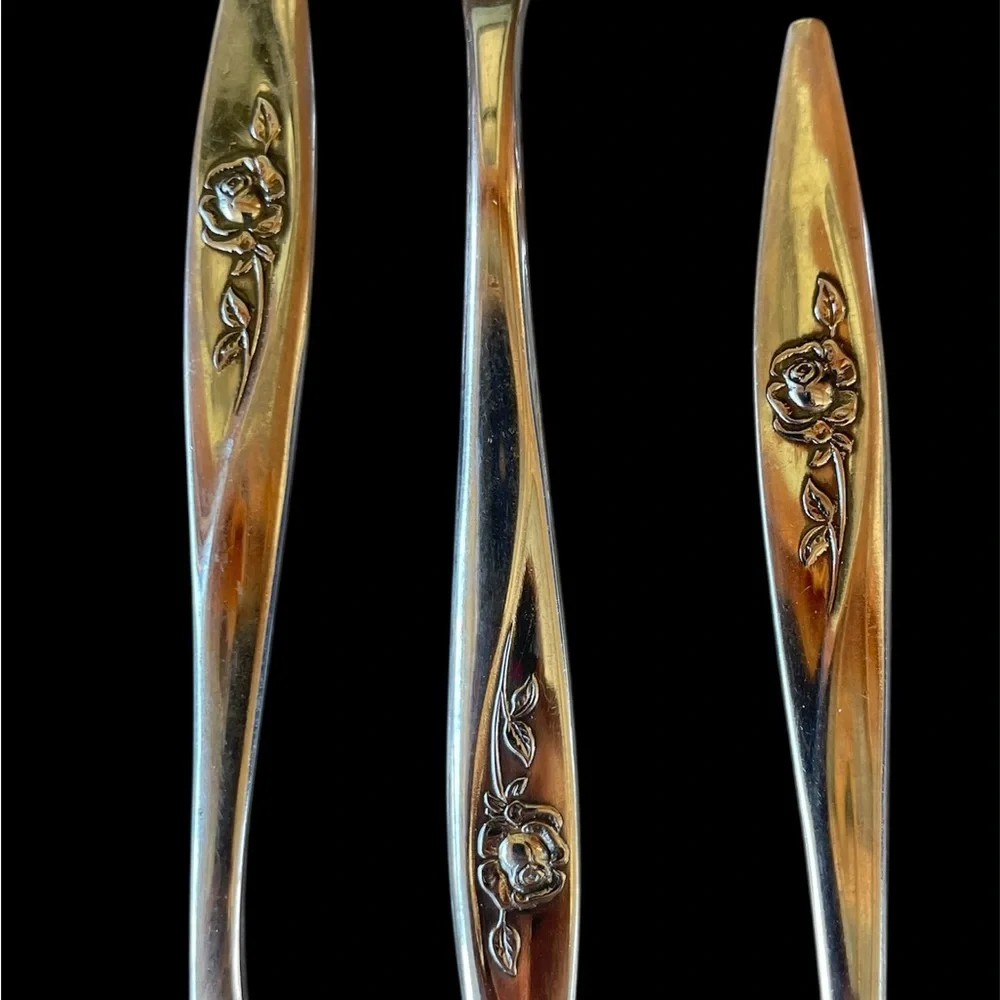 Oneidacraft Deluxe Lasting Rose Stainless Steel Spoons & Fork 13 Pieces